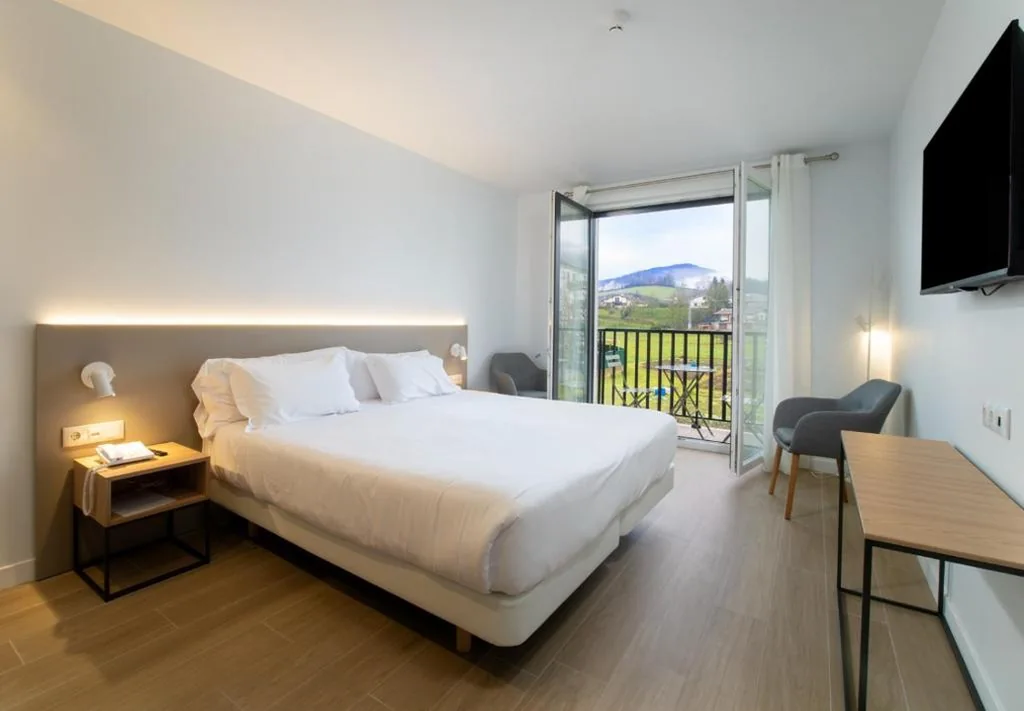 Tweepersoonskamer met balkon - 1 of 2 bedden — Hotel Trinkete