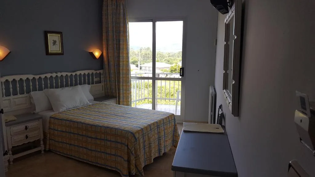 Single Room — Hotel Troncoso