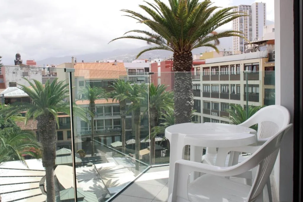 Double Room with View — Hotel Tropical