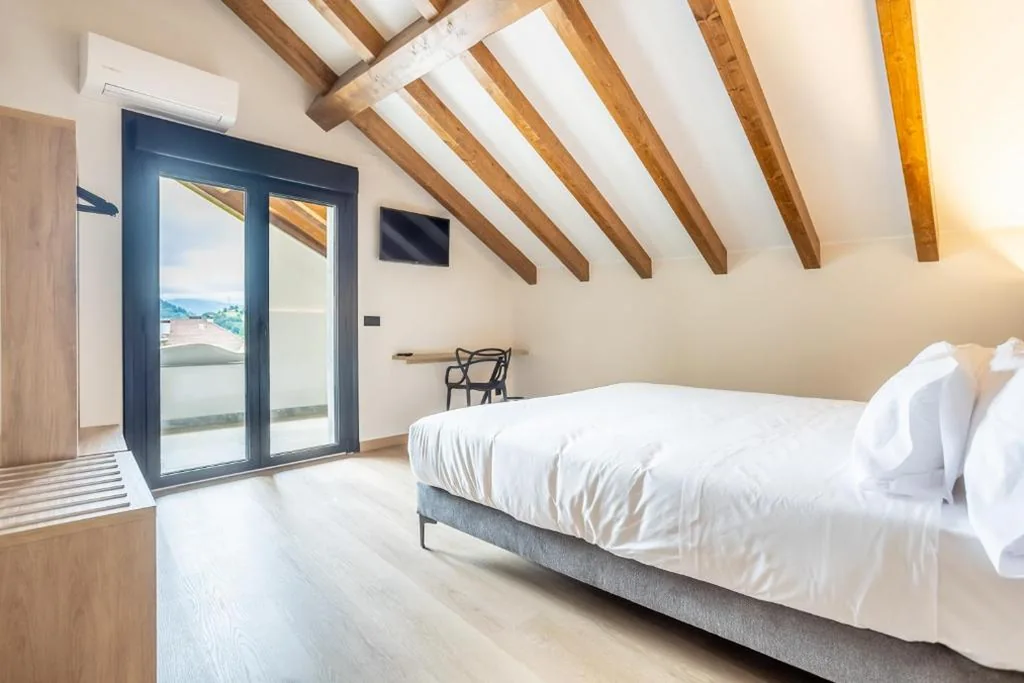 Double Room with Terrace — Hotel Truita