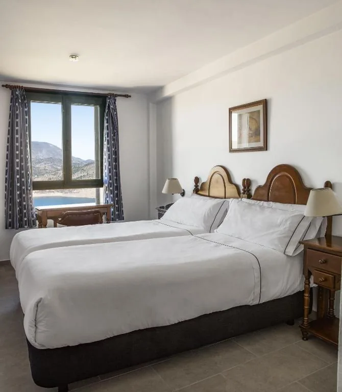 Familiar Double Room — Hotel Tugasa Arco de la Villa