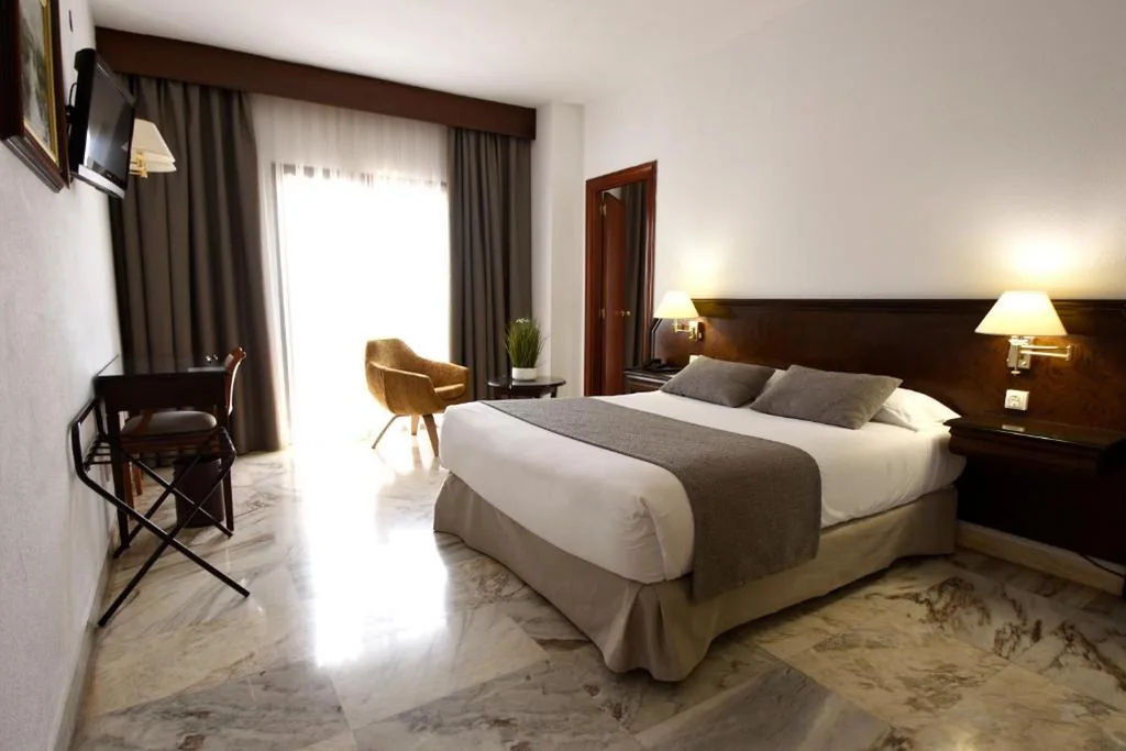 Deluxe-Zimmer mit Kingsize-Bett — Hotel Turia Valencia