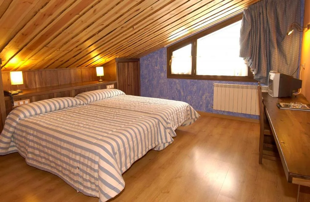 Chambre quadruple Standard — HOTEL TURPÍ