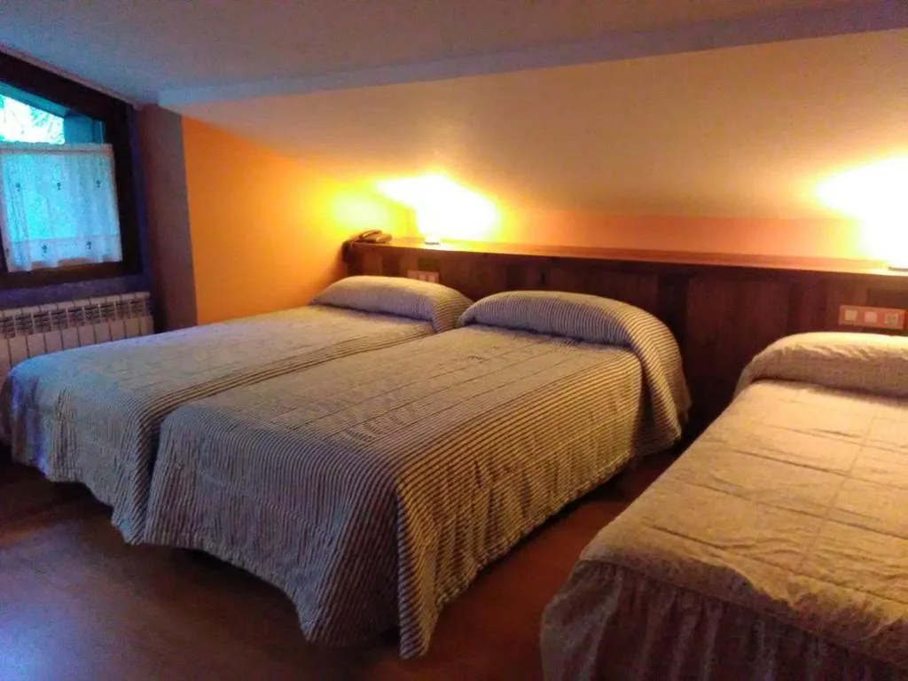 Chambre triple Standard — HOTEL TURPÍ