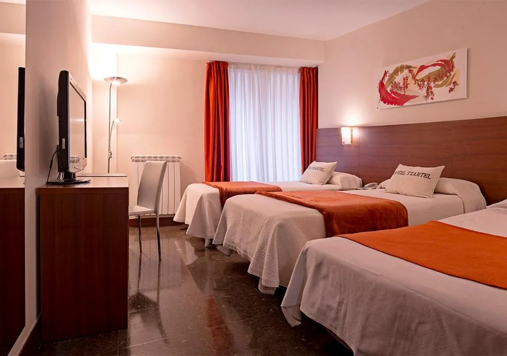 Camera Tripla — Hotel Txartel