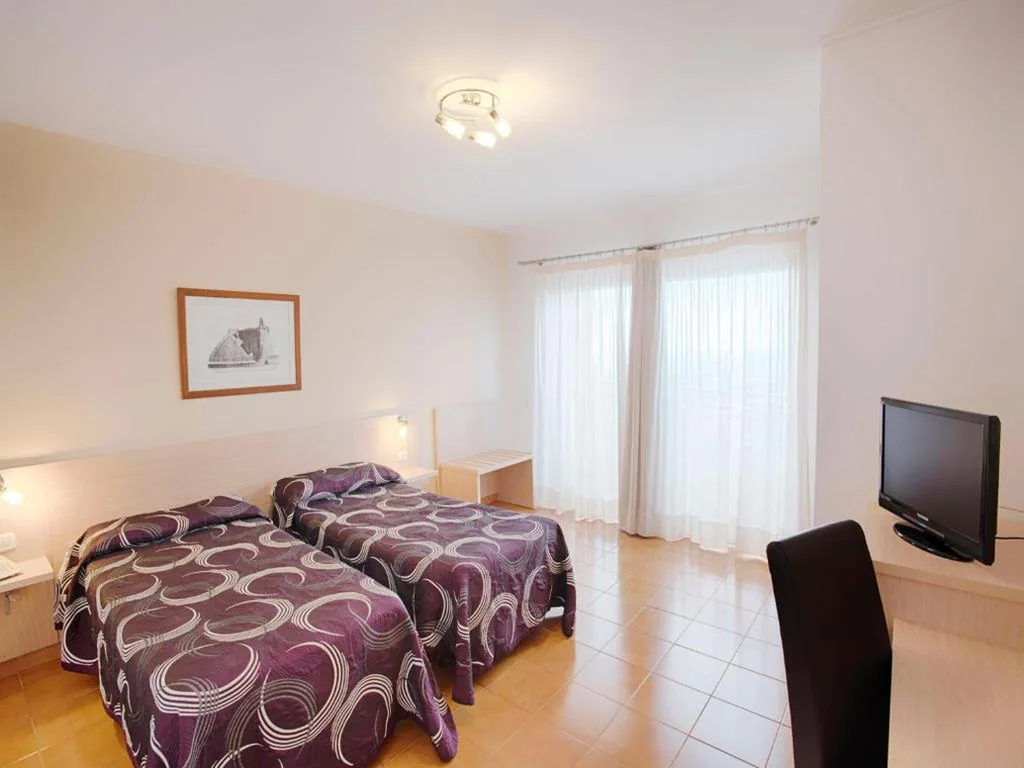 Doppelzimmer mit 2 Betten — Hotel Ucanca