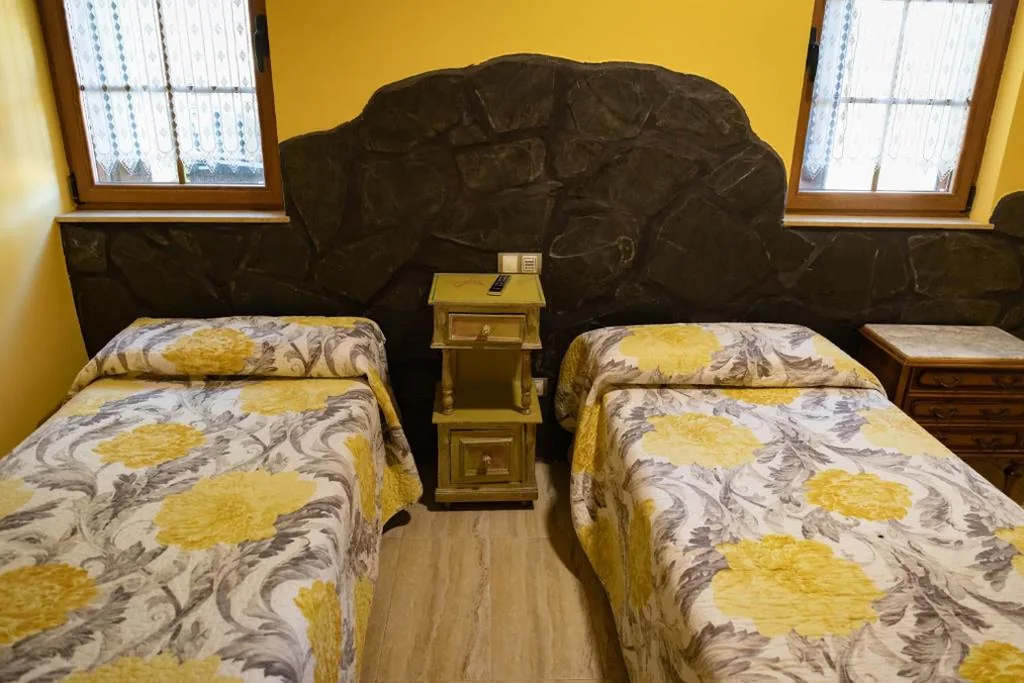 Small Double Room — Hotel Un lugar en la Vecilla