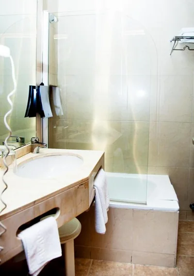 Hotel Universal by Maxi Hoteles — Foto 9