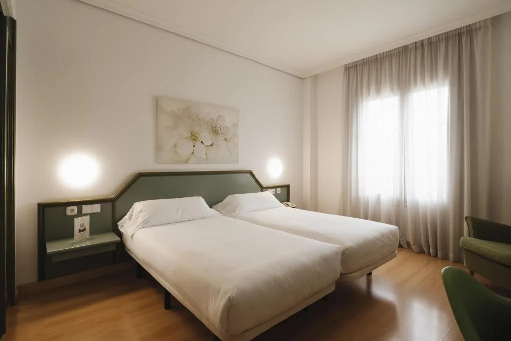 Doppelzimmer — Hotel Urdanibia Park