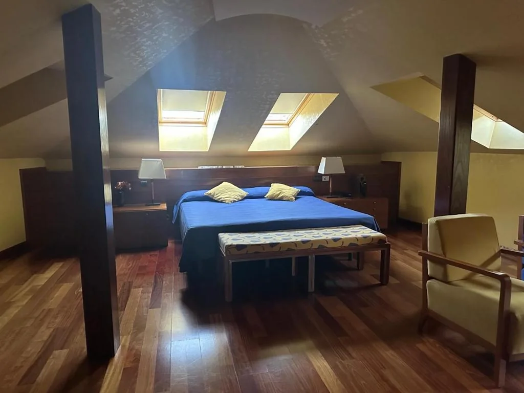 Suite mit großem Bett — Hotel Vado del Duratón