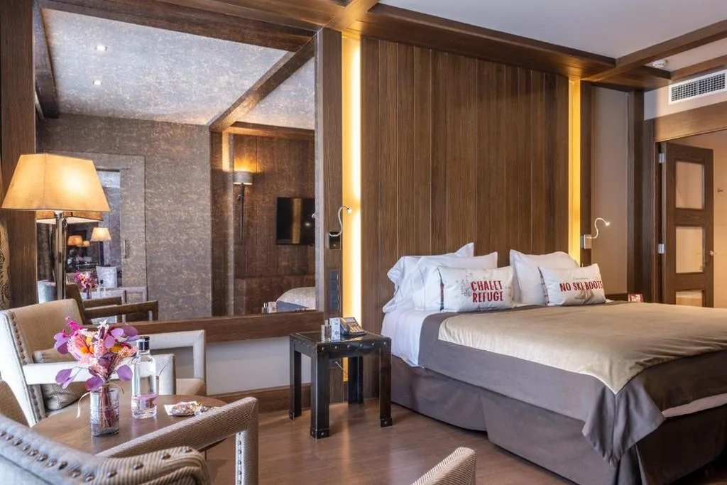 Suite Neu (2 adultos + 2 niños) — Hotel Val de Neu G.L.