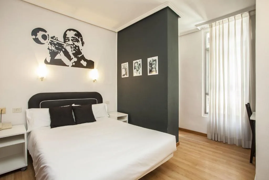Tweepersoonskamer — Hotel Valencia de la Música