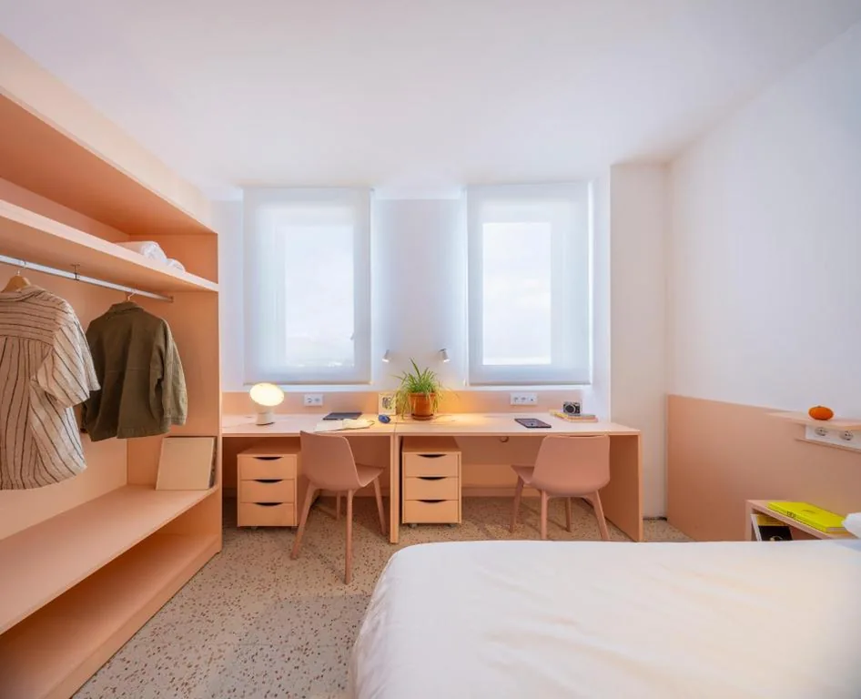 Barrierefreies Doppelzimmer für Personen mit eingeschränkter Mobilität — Hotel Valencia Tower