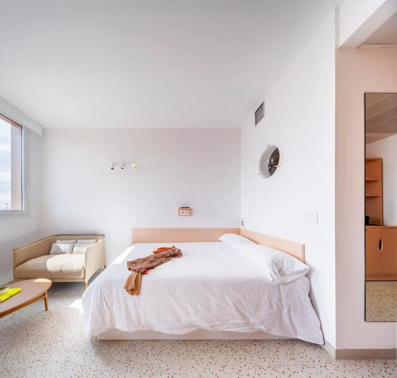 Geräumiges Einzelzimmer — Hotel Valencia Tower