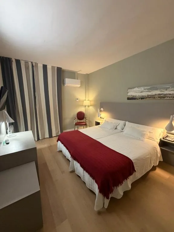 Doppelzimmer — Hotel Valjunco