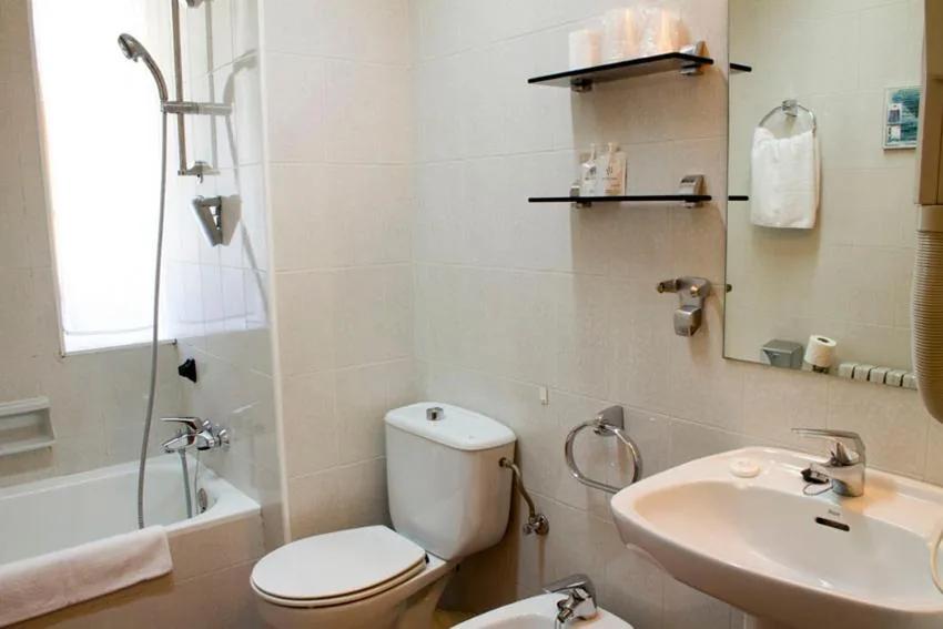 Chambre Familiale (2 adultes et 2 enfants) — Hotel Vall de Núria
