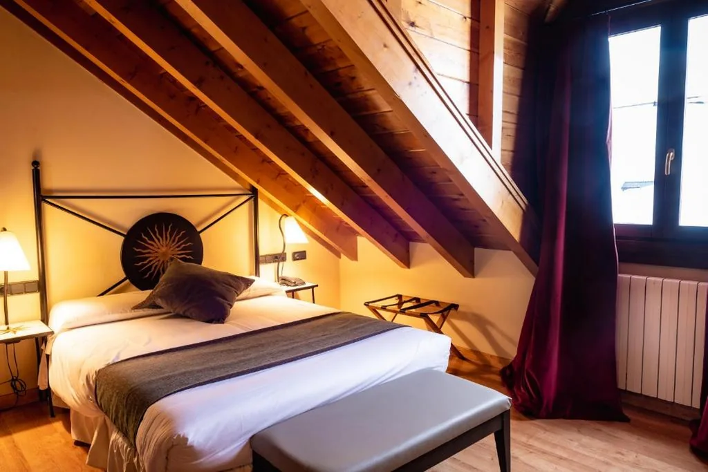 Habitación Doble - Ático — Hotel Valle De Izas