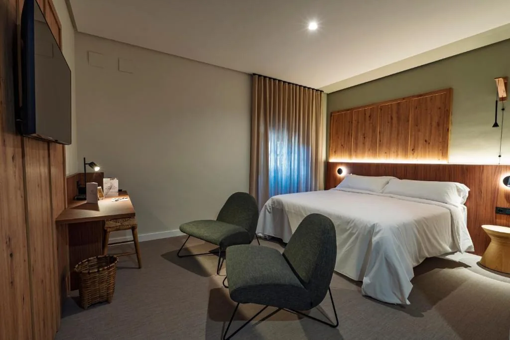 スタンダードダブルルーム（シングルベッド1台または2台） — Hotel Valle del Ambroz