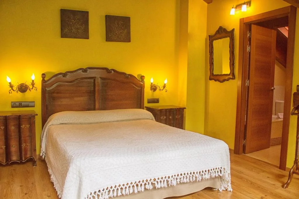 Habitación Doble Superior con bañera de hidromasaje — Hotel Valle del Silencio