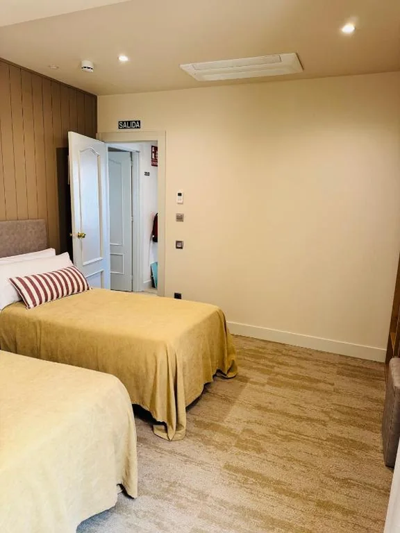 ダブルルーム（シングルベッド2台またはダブルベッド1台） — Hotel Vélez