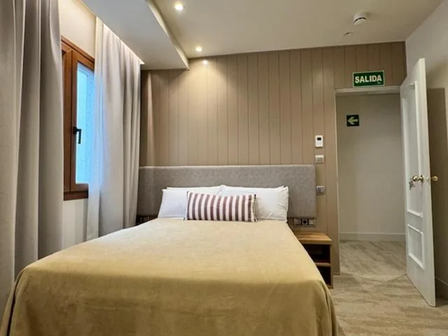 ダブルルーム（ダブルベッド1台） — Hotel Vélez