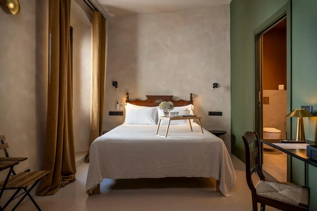 特大ベッド付き客室。 — Hotel Vella Nit