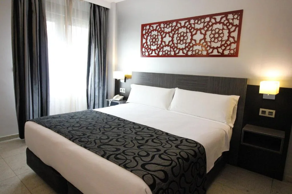 Camera Standard - letto matrimoniale grande — Hotel Venecia