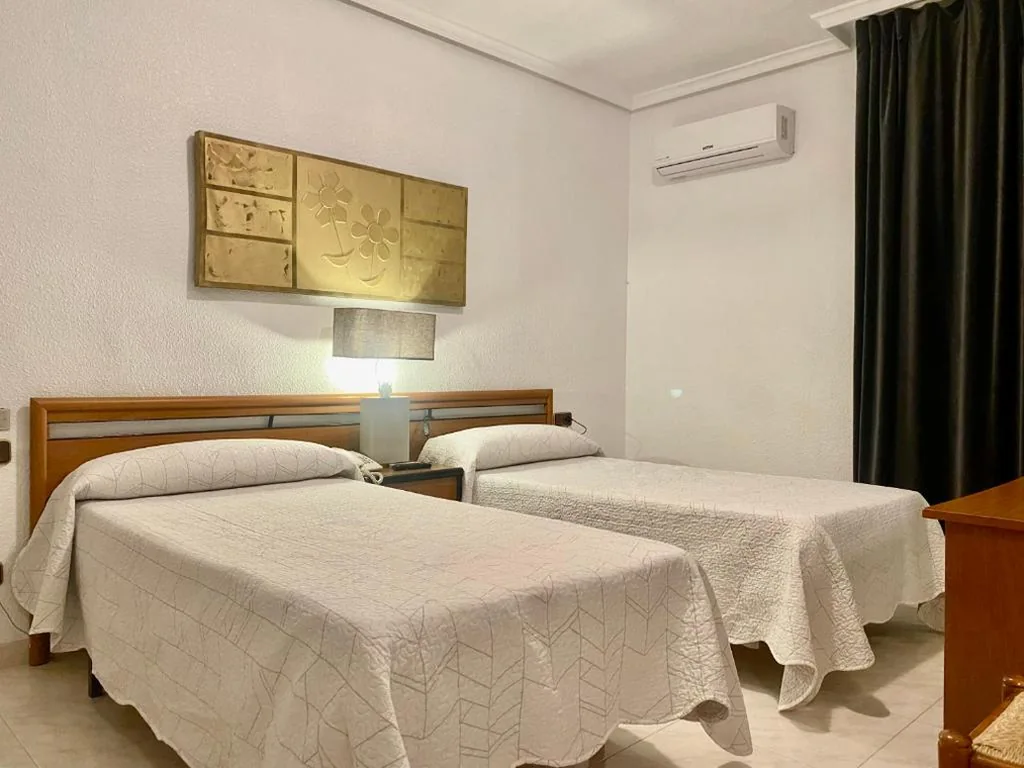 Habitación Doble - 2 camas — Hotel Venta El Puerto