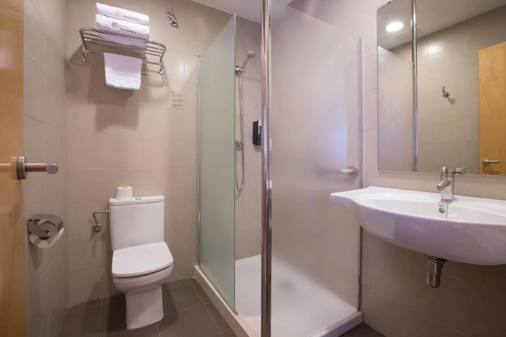 Chambre triple — Hotel Via Augusta
