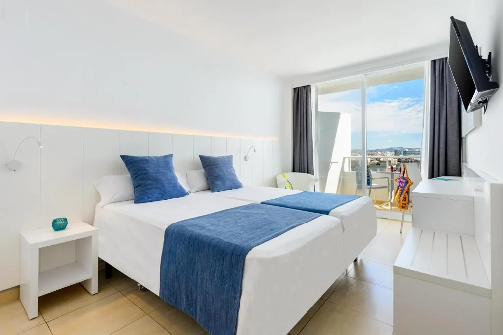 Tweepersoonskamer met 2 bedden en panoramisch uitzicht — Hotel Vibra Algarb