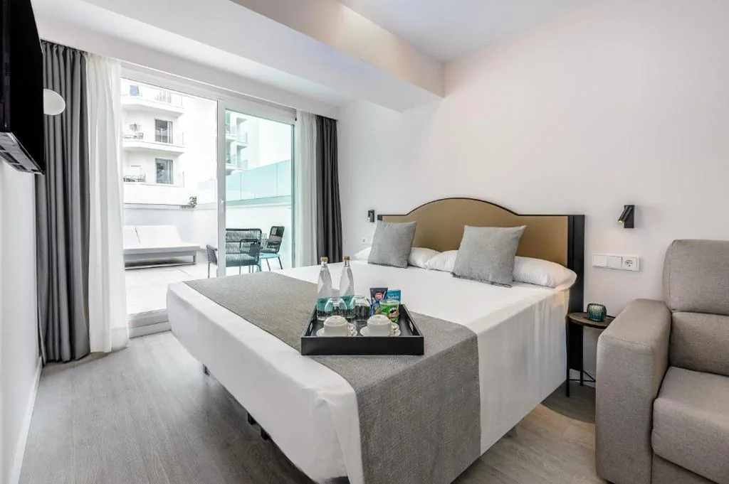 Suite Familiar con terraza — Hotel Vibra Palma Cactus