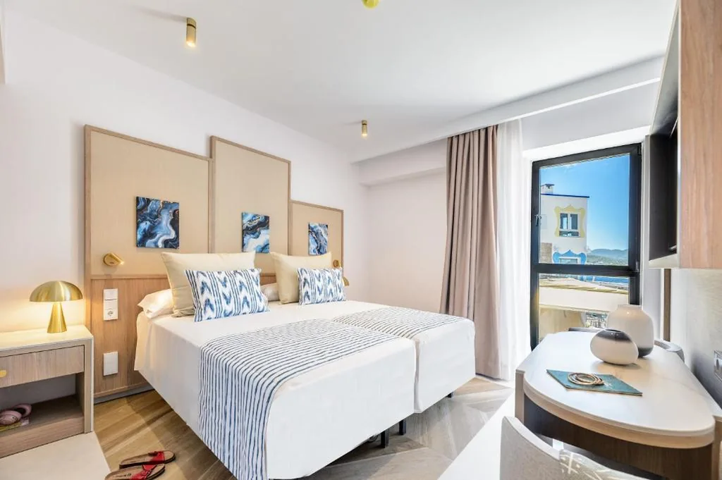Doppelzimmer mit seitlichem Meerblick und 2 Einzelbetten — Hotel Vibra Yamm Sunset - Adults only