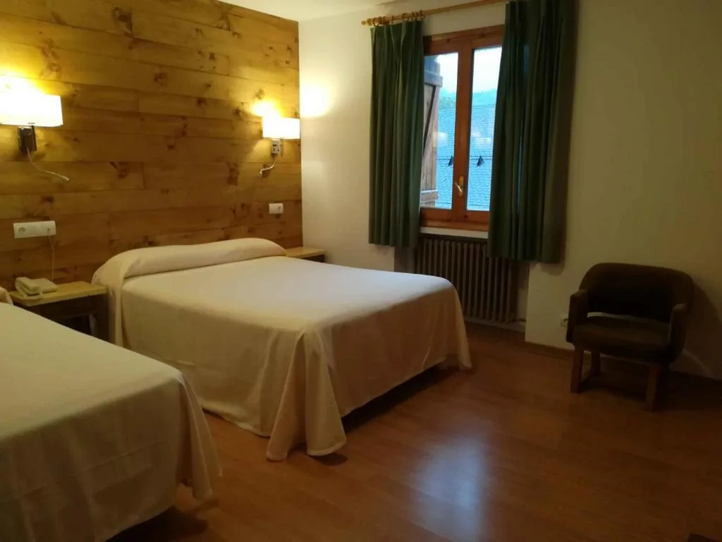 Dreibettzimmer — Hotel Vicente
