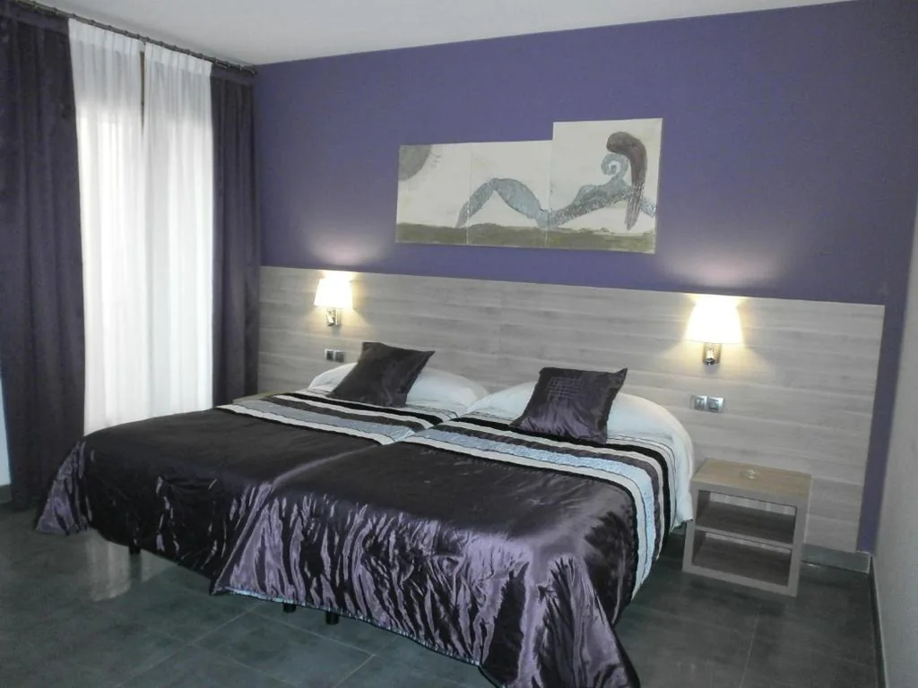 Chambre Double Confort avec lit d’appoint - 1 ou 2 lits — Hotel Victor