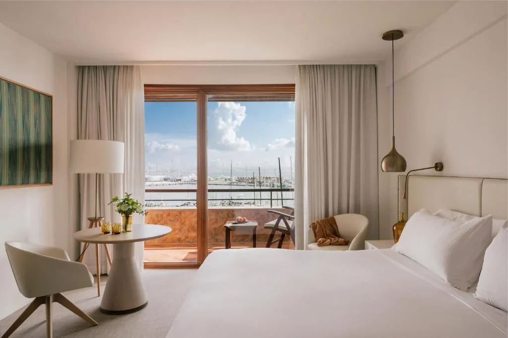 Supreme-Zimmer mit Meerblick und Blick auf die Kathedrale – Red Level — Hotel Victoria, a Gran Meliá Hotel