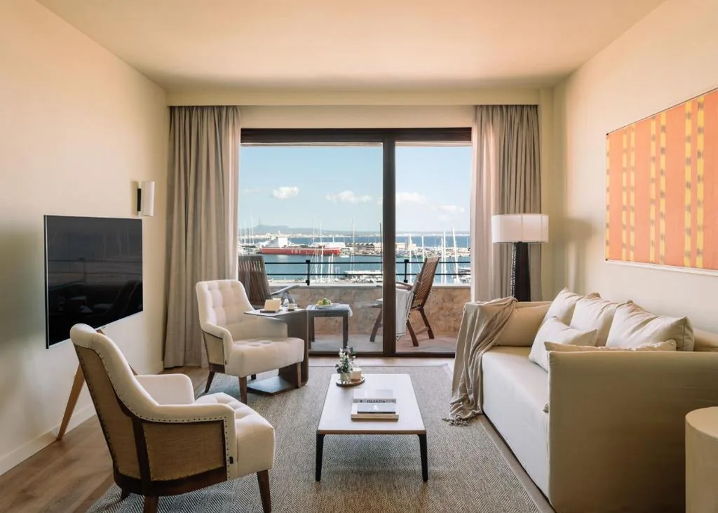 Junior Suite Red Level mit Meerblick und Blick auf die Kathedrale — Hotel Victoria, a Gran Meliá Hotel