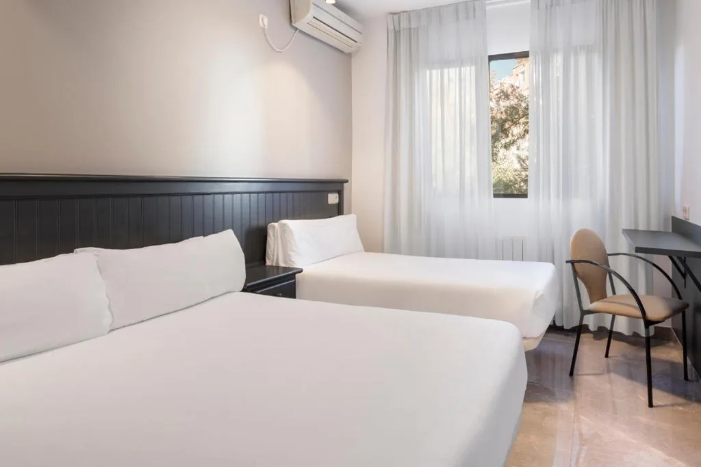 トリプルルーム — Hotel Victoria Valdemoro