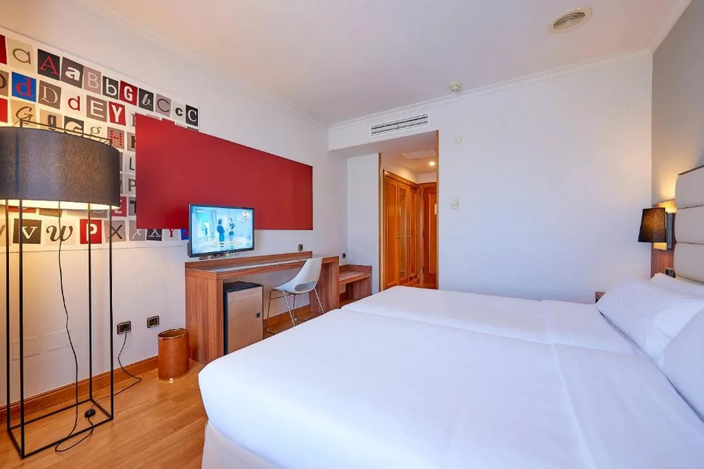 Camera Triple — Hotel Vigo Los Galeones, Affiliated by Meliá