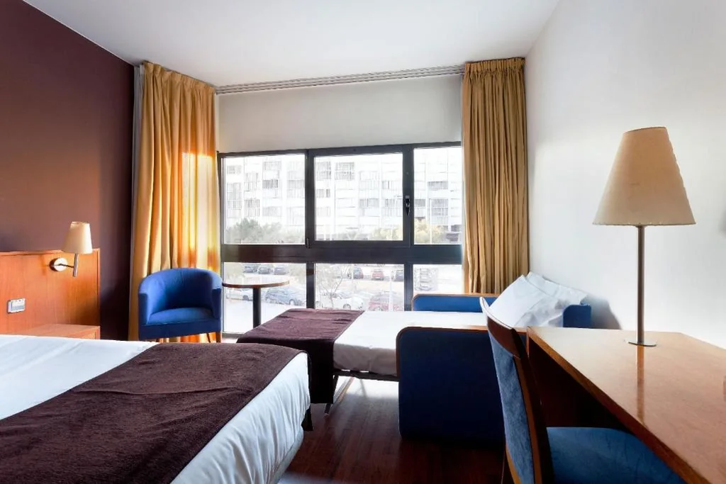 Quarto Duplo com Cama Extra - 1 ou 2 camas — Hotel Viladomat