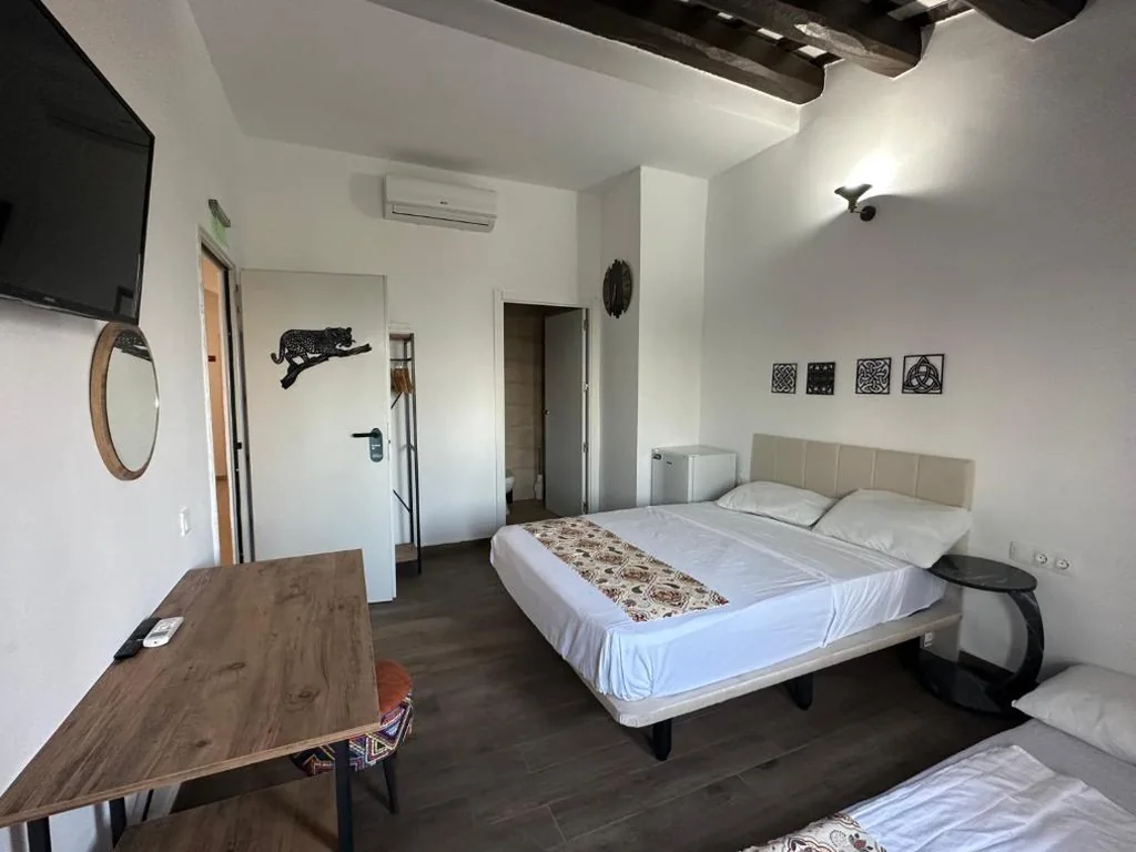 Dreibettzimmer — Hotel Vilador Beach Barcelona