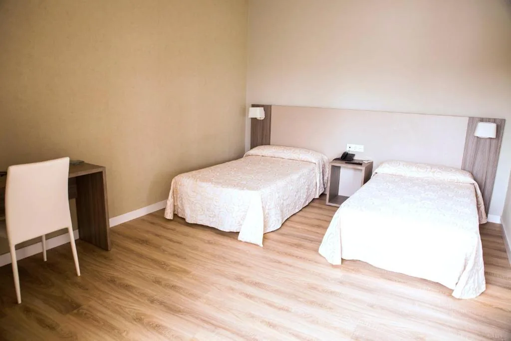 双床间 — Hotel Villa Ceuti