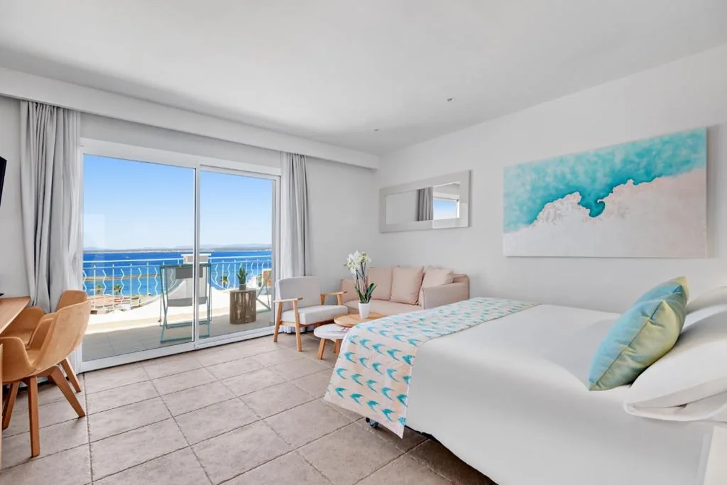 Junior Suite mit Balkon und Meerblick — Hotel Villa Chiquita - Adults Only - Over 12
