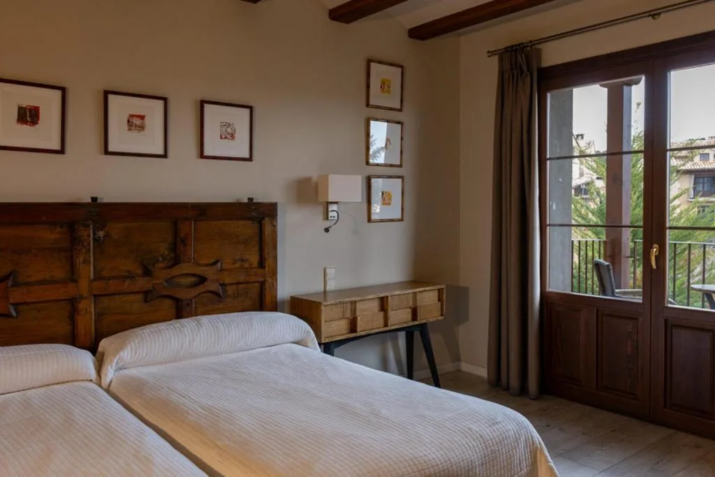 スーペリアツインルーム — Hotel Villa de Alquézar