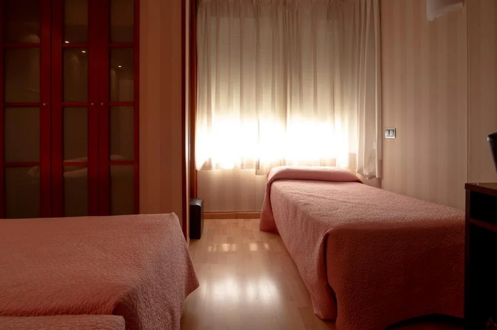 Habitación Doble con cama supletoria - 1 o 2 camas — Hotel Villa de Barajas