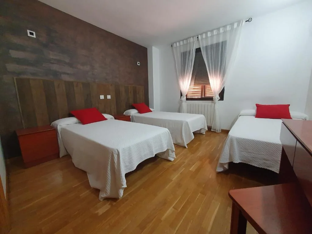 Dreibettzimmer — Hotel Villa De Lerma