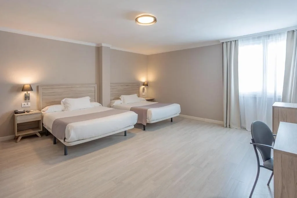 Habitación Familiar — Hotel Villa de Verín