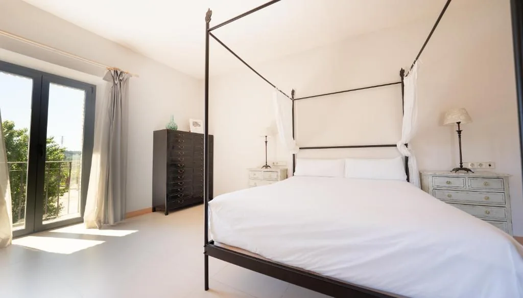 Suite com cama grande — Hotel Villa Marcilla by Pandora Hoteles