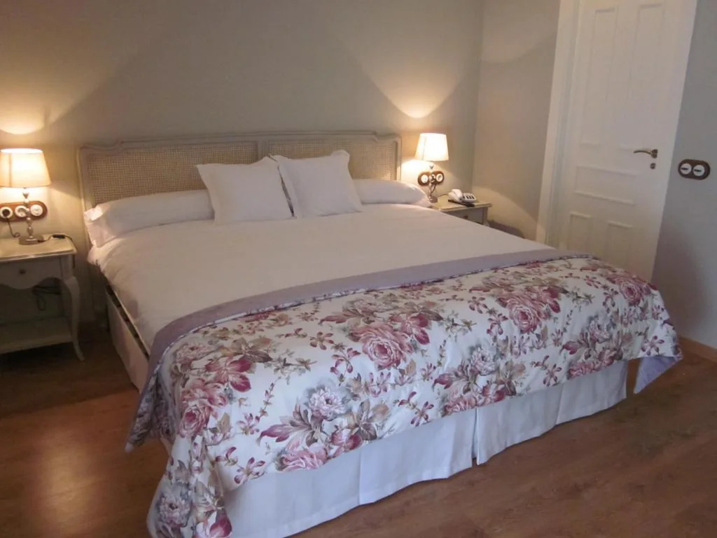 Deluxe Kamer met 1 Groot Bed — Hotel Villa Monter