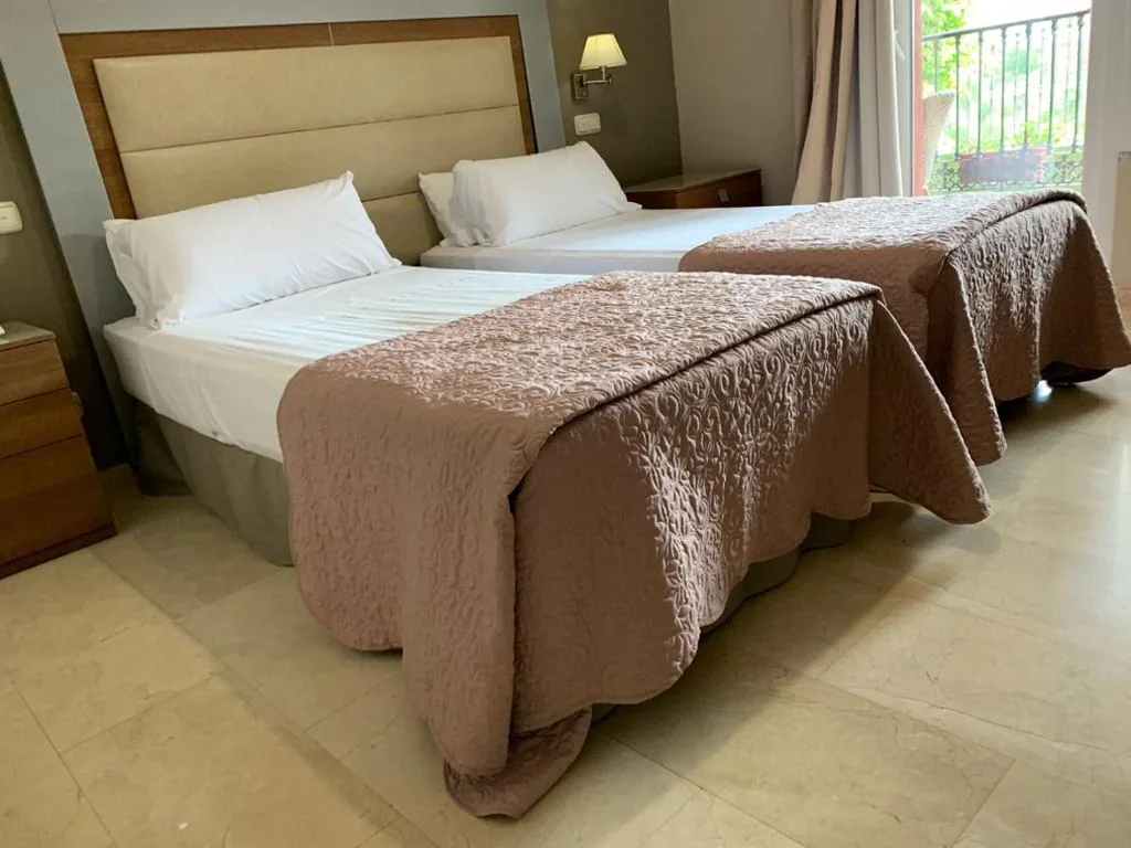 Doppelzimmer mit 2 Betten — Hotel Villa San Francisco