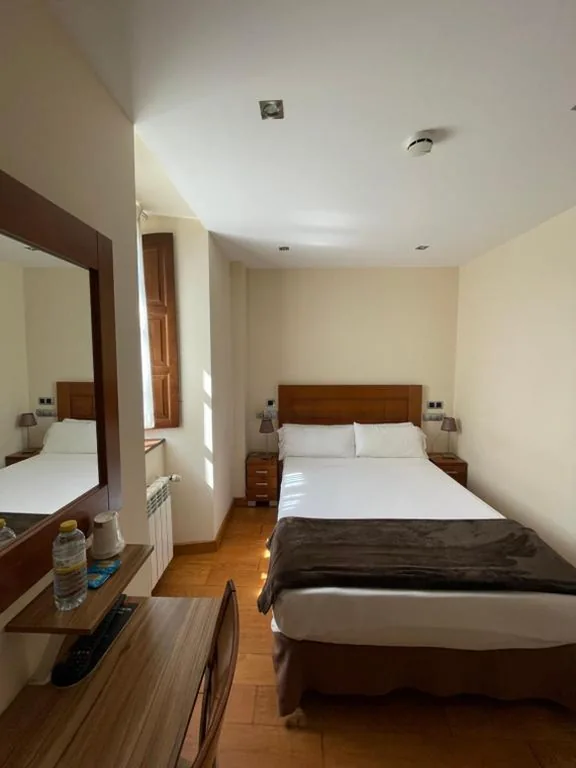Quarto Individual Standard com estacionamento — Hotel Villadesella